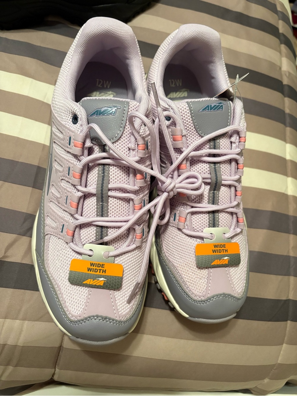 Avia sneakers
